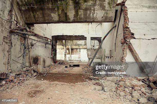 alten verlassenen factory  - abandoned factory stock-fotos und bilder