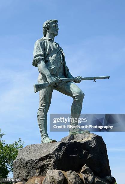 minute men memorial lexington - minuteman statue boston stock pictures, royalty-free photos & images