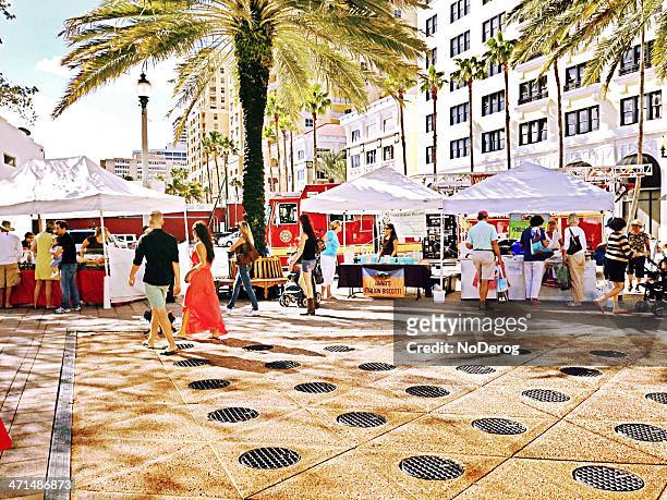 people at farmers market - west palm beach stock pictures, royalty-free photos & images