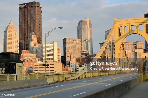 pittsburgh skyline - university of pittsburgh medical center stock pictures, royalty-free photos & images