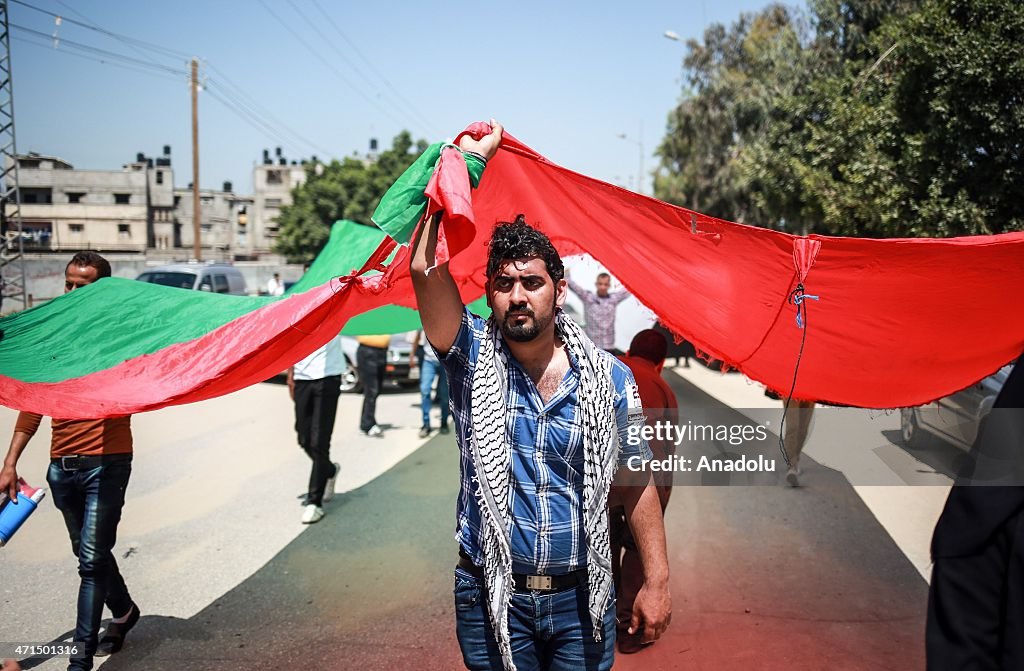 Palestinians march for unity in Gaza