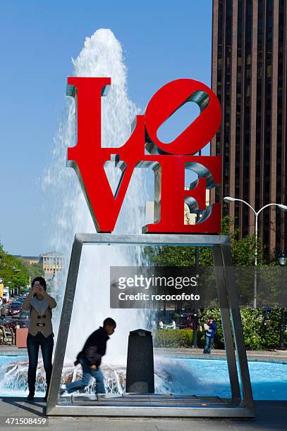 love park - john f kennedy plaza philadelphia stock pictures, royalty-free photos & images
