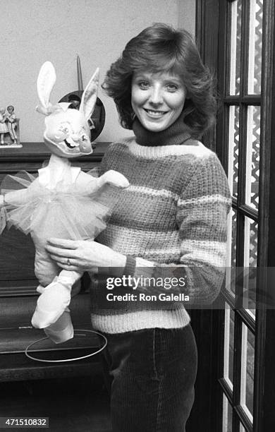 Actress Jean Bruce Scott poses for an exclusive photo session on January 28, 1982 at Jean Bruce Scott and Robert Colman's home in Van Nuys,...