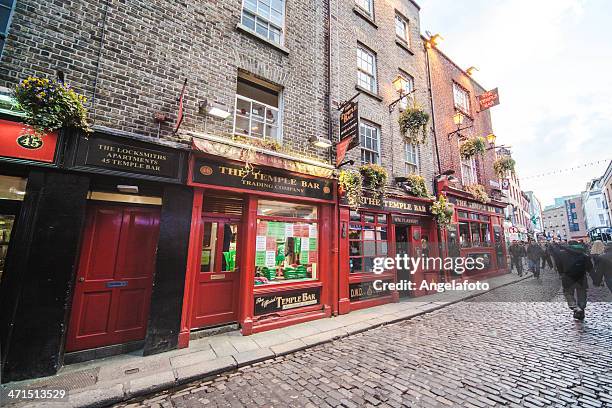 barra do templo em dublin - condado de dublin imagens e fotografias de stock