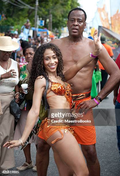 dott. conrad murray godersi il carnevale di trinidad - trinidad carnival foto e immagini stock