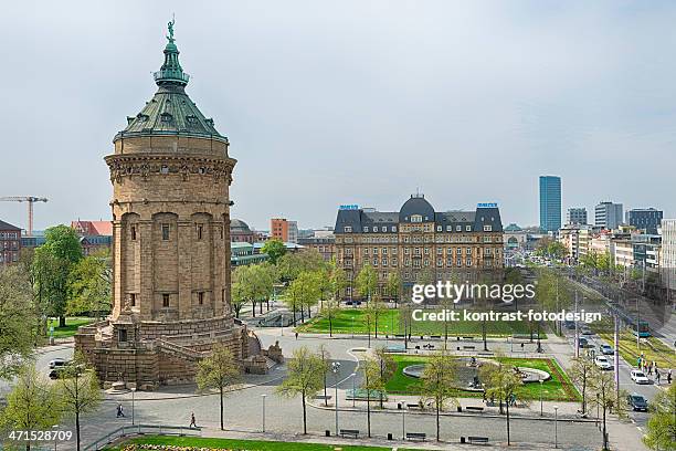 water wastage mannheimer friedrichsplatz water tower - mannheim stock-fotos und bilder