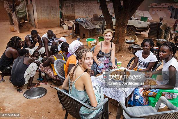 essen in afrika - senegal meal stock-fotos und bilder