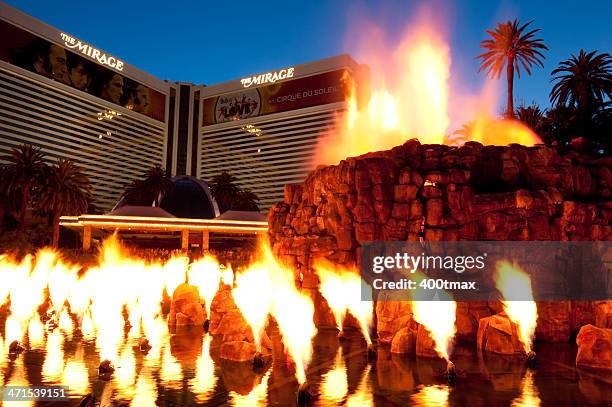 hotel de miragem vulcão - mirage las vegas imagens e fotografias de stock