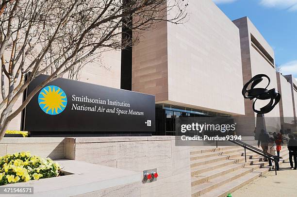 smithsonian institution national air and space museum entrance - national air and space museum stock pictures, royalty-free photos & images