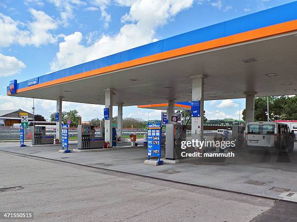 Gruppo Api 16 Journey Gruppo Stock Photos, High-Res Pictures, and Images - Getty ...
