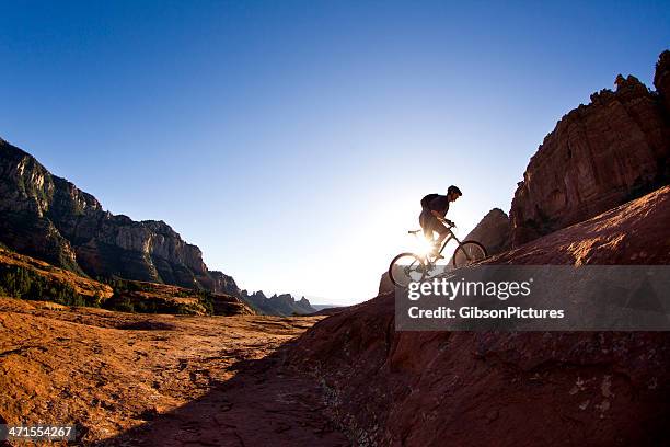 mountainbiken in sedona - steil stock-fotos und bilder