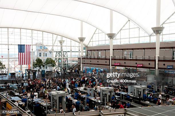 denver international airport - tsa stock-fotos und bilder