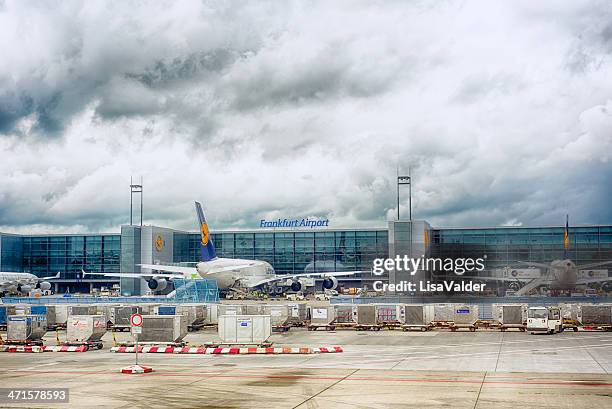 frankfurt airport, germany - frankfurt international airport stock pictures, royalty-free photos & images
