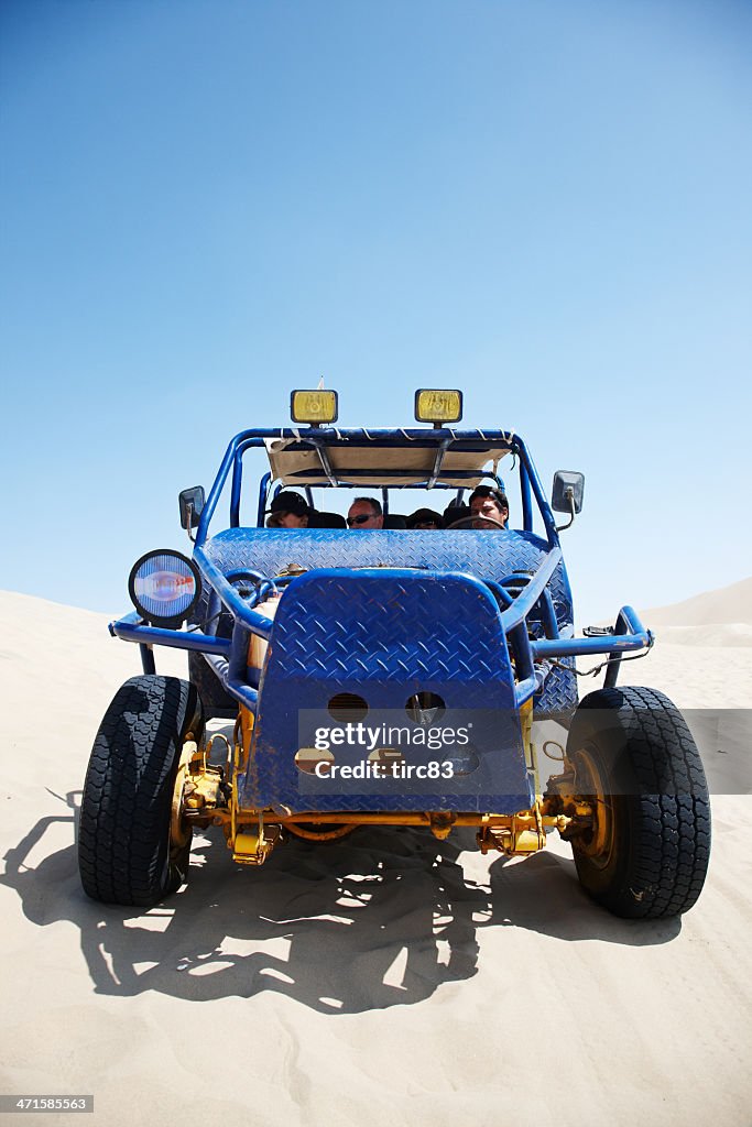 Duna buggy en el desierto riding peruano