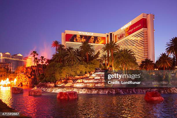 o hotel de miragem e casino - mirage las vegas imagens e fotografias de stock