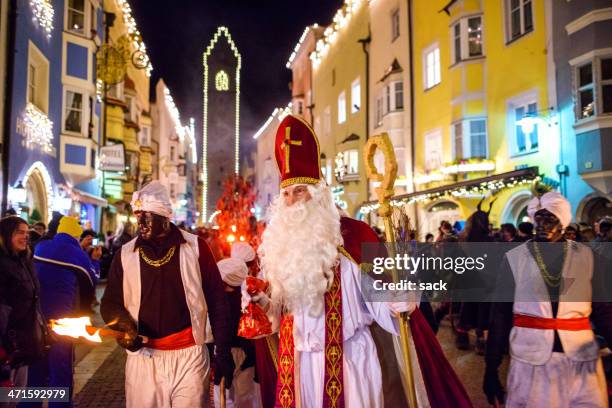 st. nicholas in sterzing (vipiteno) - nikolaus von myra stock-fotos und bilder