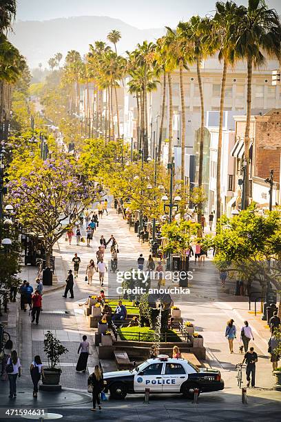 third street promenade, santa monica - third street promenade stockfoto's en -beelden