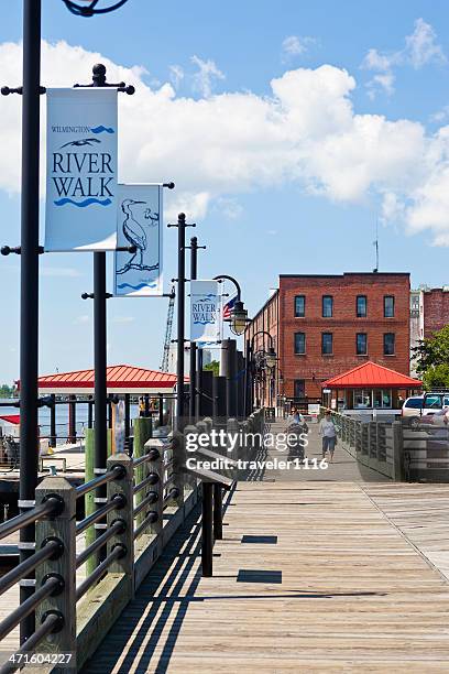 wilmington, north carolina, usa river walk - wilmington north carolina bildbanksfoton och bilder