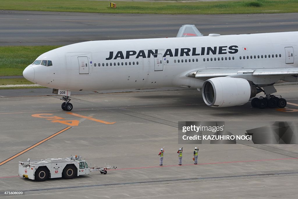 JAPAN-AVIATION-EARNINGS-JAL