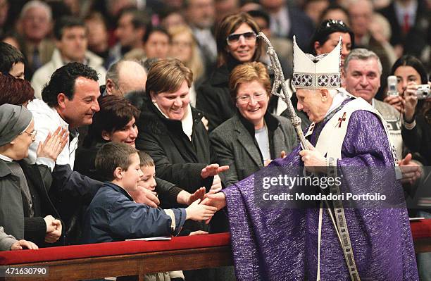 The pope Benedict XVI saying the Holy Mass for the workers. Vatican City. 2005