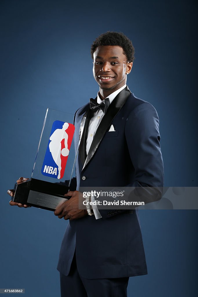 Andrew Wiggins presented with 2014- 2015 Kia NBA Rookie of the Year Award