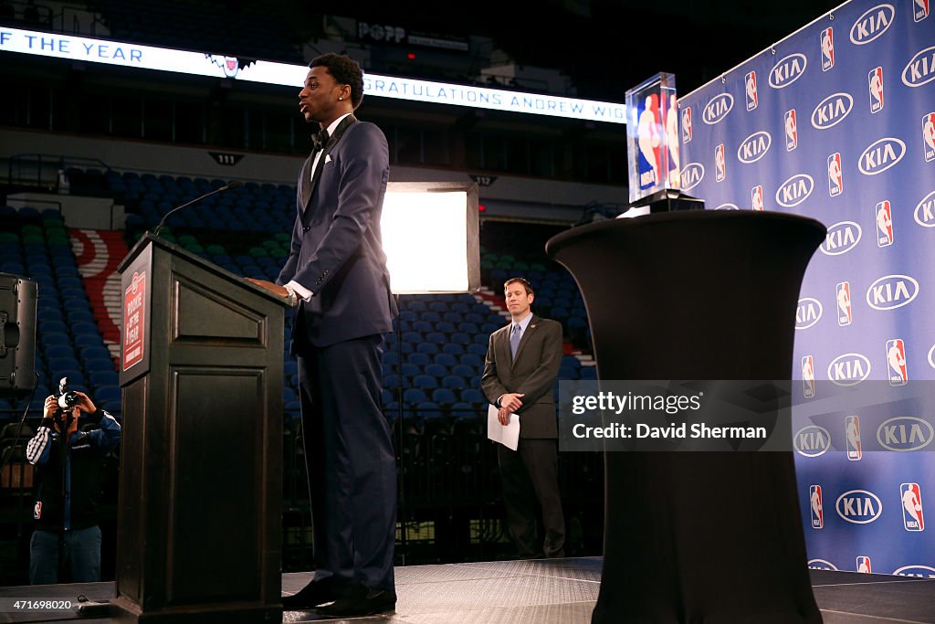 Andrew Wiggins presented with 2014- 2015 Kia NBA Rookie of the Year Award