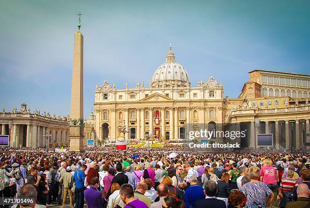 easter sunday - rome, italy - st peter's basilica stock pictures, royalty-free photos & images