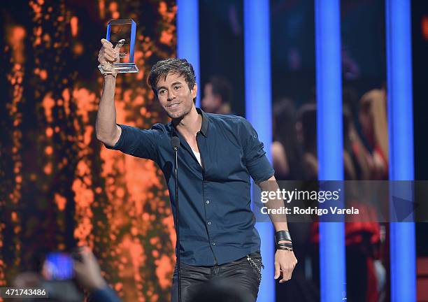 Enrique Iglesias performs onstage at the 2015 Billboard Latin Music Awards presented bu State Farm on Telemundo at Bank United Center on April 30,...