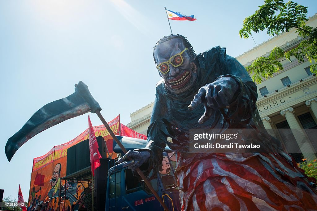 Filipinos Gather For May Day Celebrations