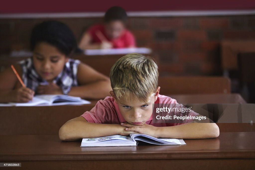 Escola é uma porcaria!