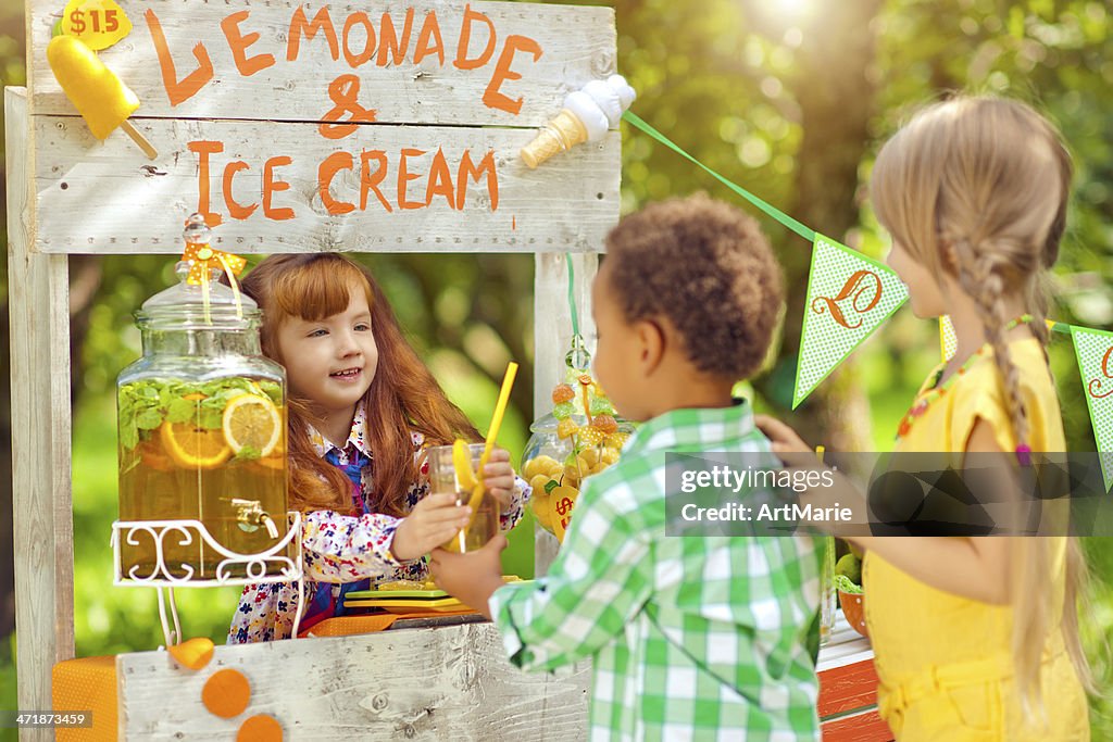 Lemonade stand and children