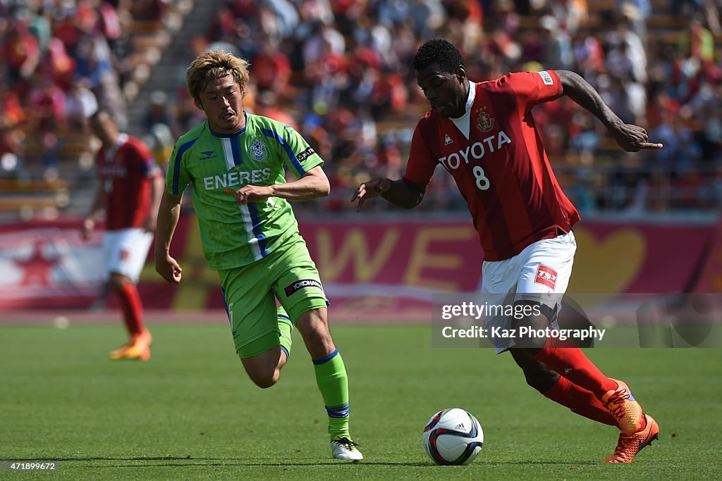 Nagoya Grampus v Shonan Bellmare - J.League
