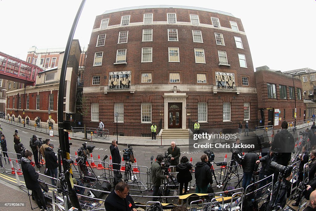 Scenes At The Lindo Wing As It's Announced That The Duchess Of Cambridge Is In Labour With Her Second Child