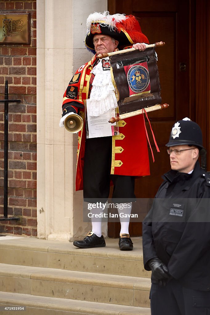 Scenes At The Lindo Wing As It's Announced That The Duchess Of Cambridge Has Given Birth To A Baby Girl