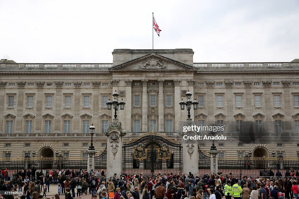 Scenes At Buckingham Palace As It's Announced That The Duchess Of Cambridge Has Given Birth To A Baby Girl