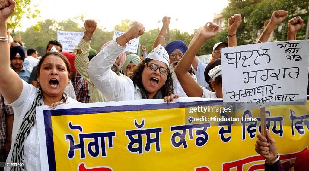 AAP Activists Protest Against Punjab Government Over Moga Molestation Case