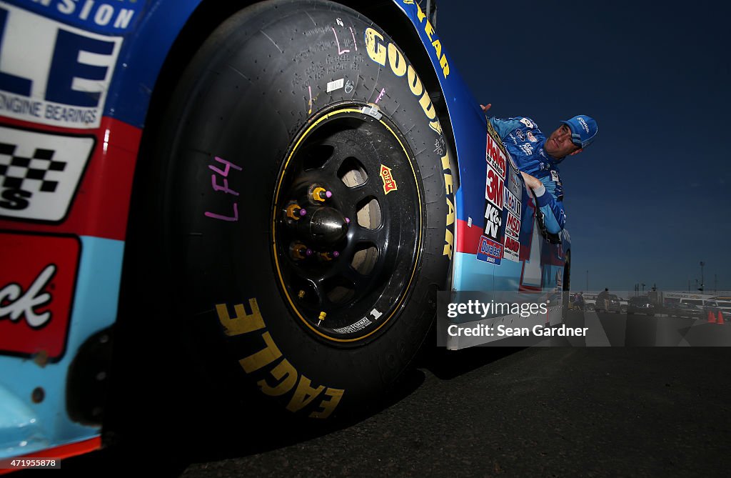 Winn Dixie 300 - Qualifying