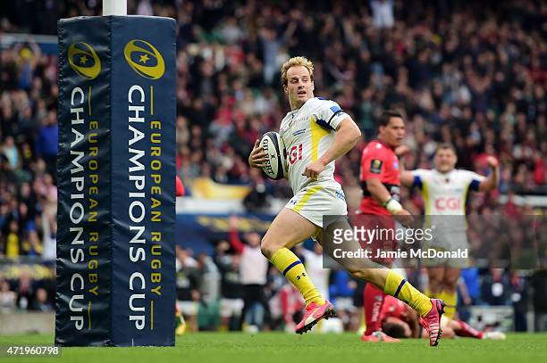 Nick Abendanon of Clermont runs in his team's second try during the European Rugby Champions Cup Final match between ASM Clermont Auvergne and RC...