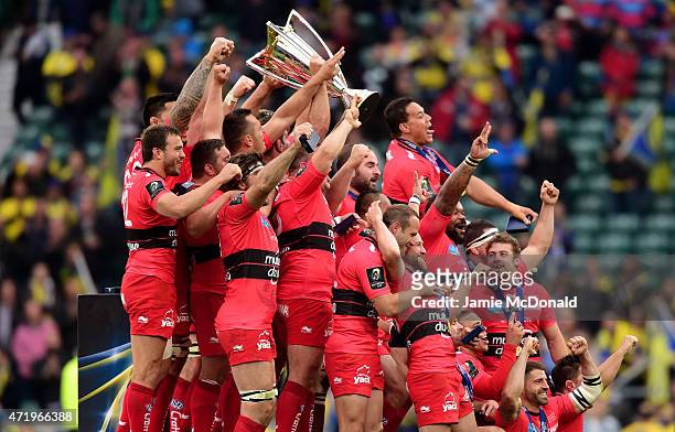 The Toulon team celebrate their victory during the European Rugby Champions Cup Final match between ASM Clermont Auvergne and RC Toulon at Twickenham...