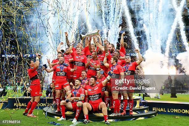 The Toulon team celebrate their victory during the European Rugby Champions Cup Final match between ASM Clermont Auvergne and RC Toulon at Twickenham...