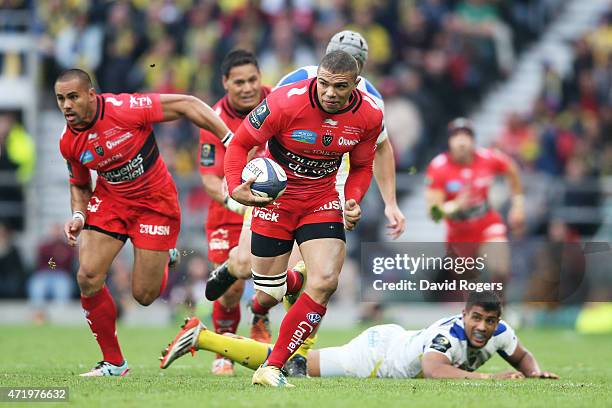 Bryan Habana of Toulon makes a break during the European Rugby Champions Cup Final match between ASM Clermont Auvergne and RC Toulon at Twickenham...