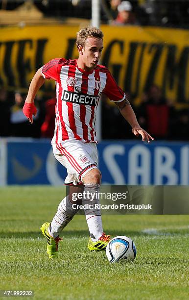Gaston Gil Romero of Estudiantes drives the ball during a match between Olimpo and Estudiantes as part of 11th round of Torneo Primera Division at...
