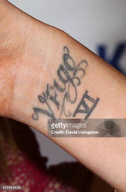Radio host Courtney Sixx, tattoo detail, hosts the 2nd Annual... Foto di  attualità - Getty Images