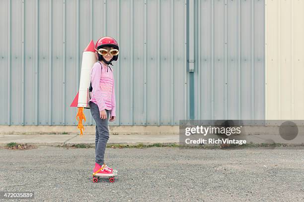 rocket mädchen - big idea stock-fotos und bilder