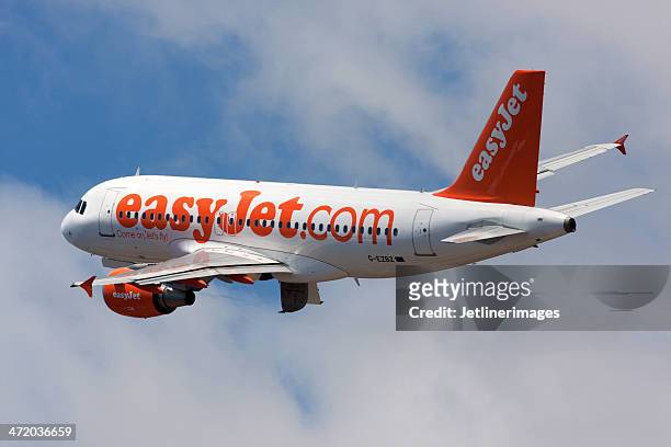 easyjet airbus a319 - easyjet stock pictures, royalty-free photos & images