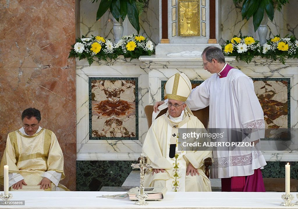 Pope In Italy Pope Francis attends a mass at Santa Maria Regina Pacis church on May ...