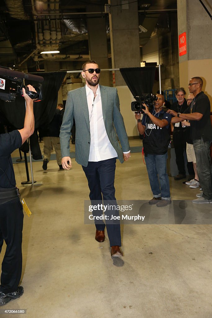 Memphis Grizzlies v Golden State Warriors - Game One