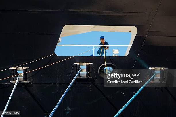 deckhand assisting ship in docking - cruise crew stock pictures, royalty-free photos & images