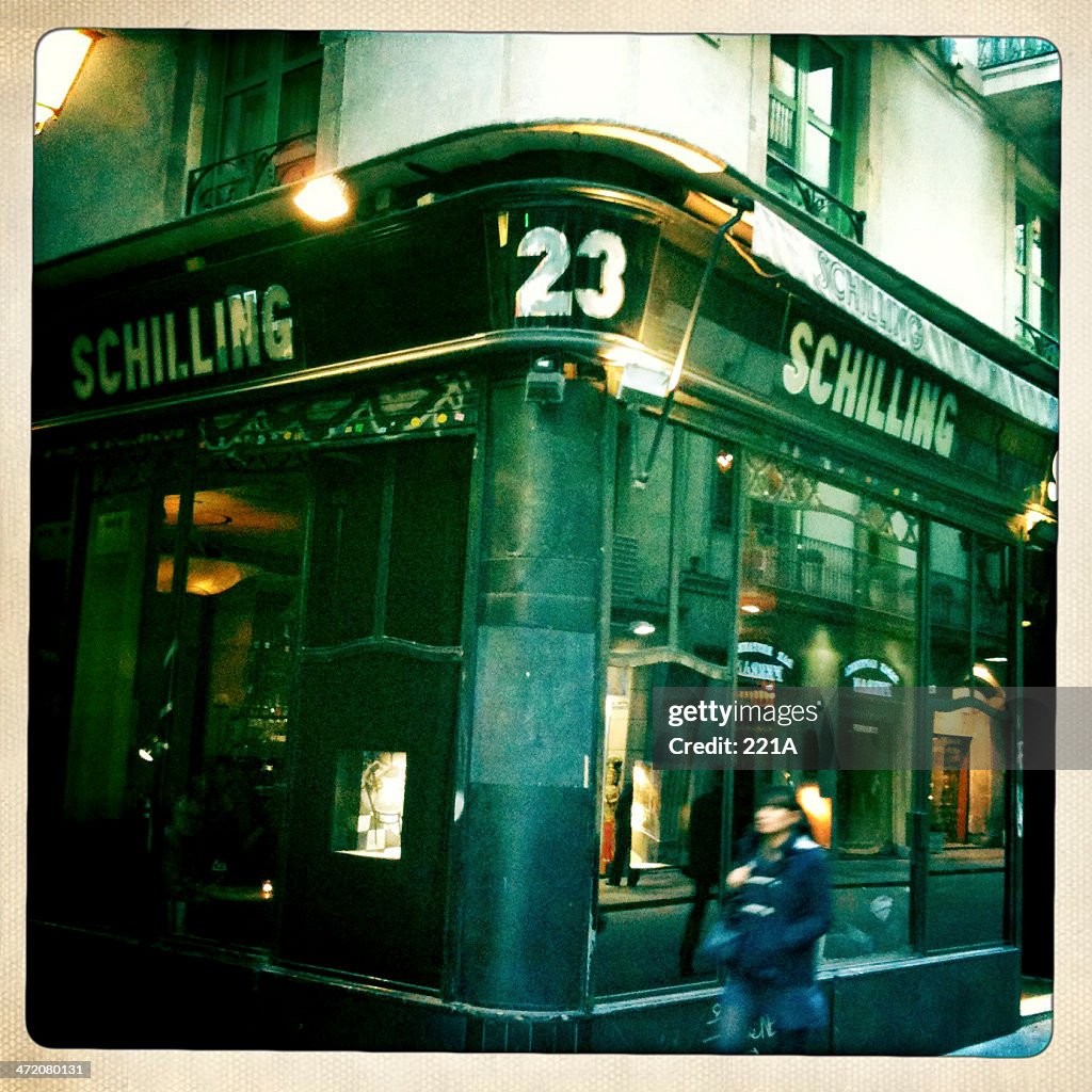 Barcelona: The Schilling at dusk
