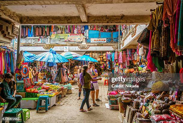 street market in ubud, bali - indonesia street market stock pictures, royalty-free photos & images